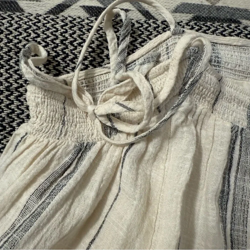 Abercrombie & Fitch Ivory & Black Wide-Flowy Crinkle Cotton Dress